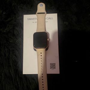Smart watch wit charger used